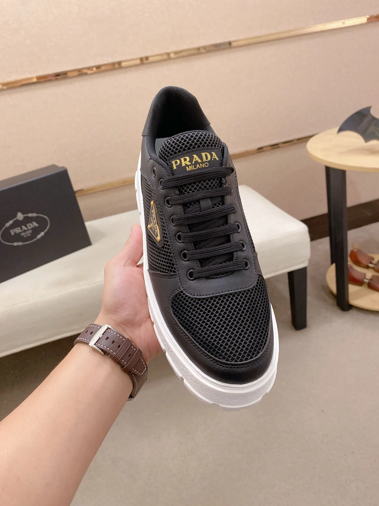 Men's men's shoes💰: 440💰[Prada～Prada] Trendy new styles are on the market. Same style as the official website. Counter quality. Original version. [Strong] [Strong] Imported selected first-layer cowhide. Comfortable and breathable sheepskin lining, fine workmanship, upper layer made of 100% pure cowhide, original last shape, comfortable on the feet, shoe sizes 38 to 44